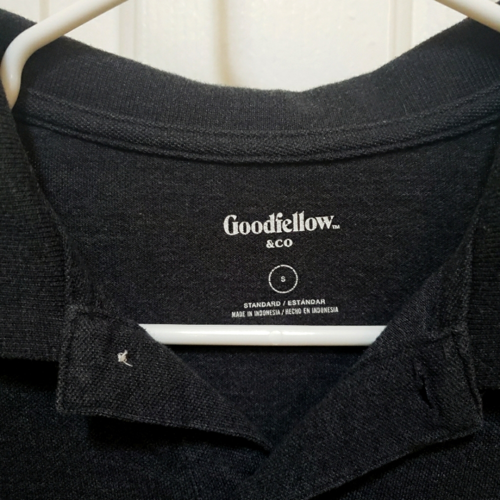 Dark Gray Goodfellow & Co. Men's Long sleeve three button size small.